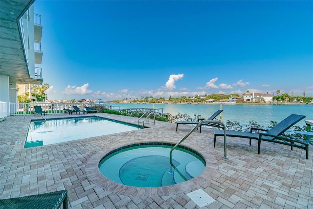 Villa Oceana 202 West St. Pete Beach Exterior foto