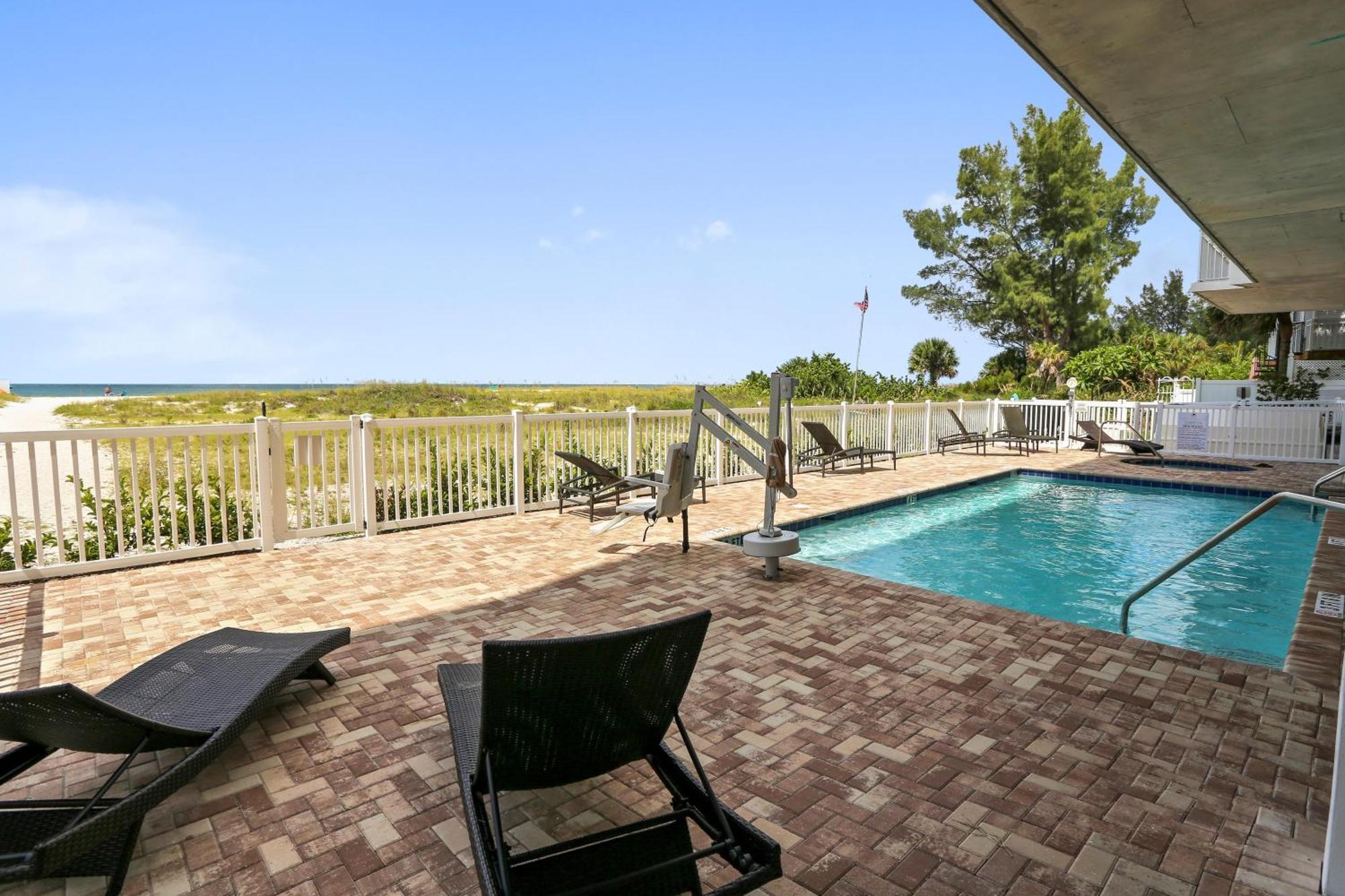 Villa Oceana 202 West St. Pete Beach Exterior foto